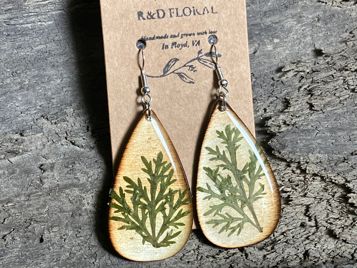 Light wood Artemesia Earring
