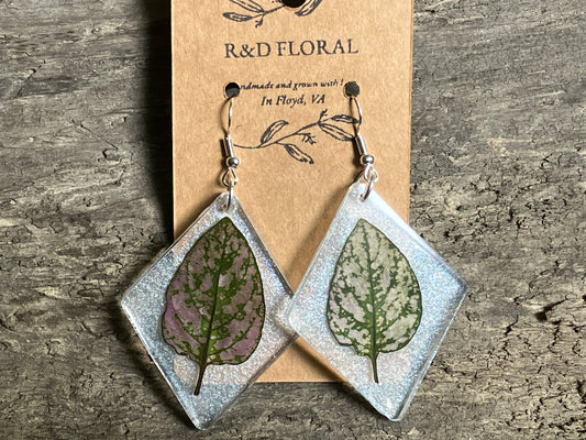 Polka dot plant White earrings