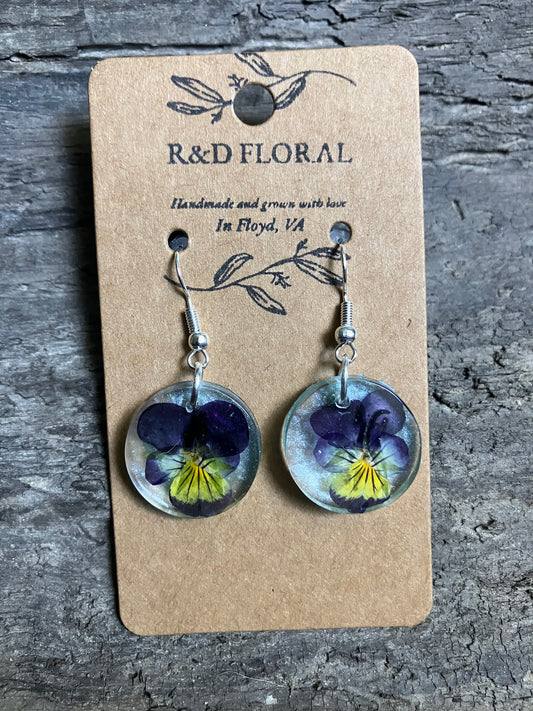 Blue hue Pansy earring