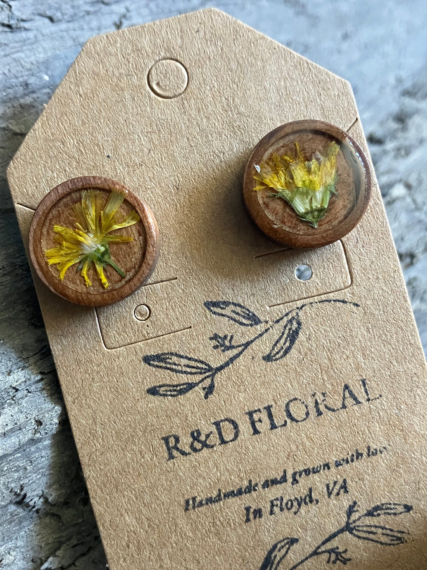 Floral jewelry featuring Dandelion Wood in resin