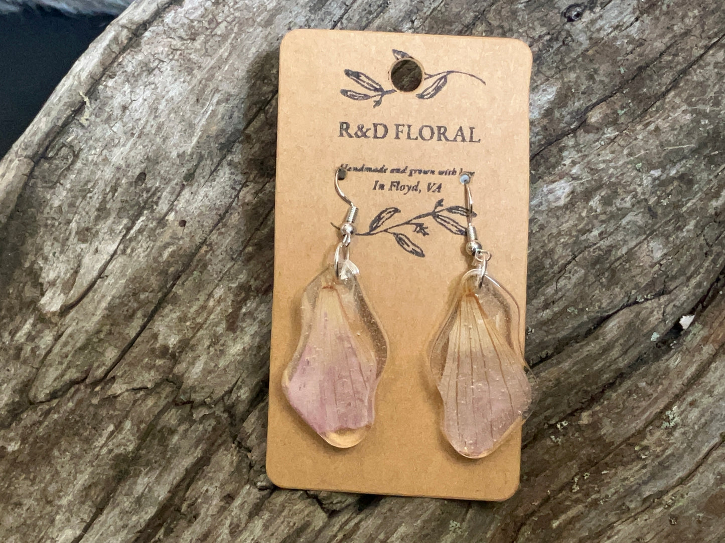 Groovy Cosmo resin earring
