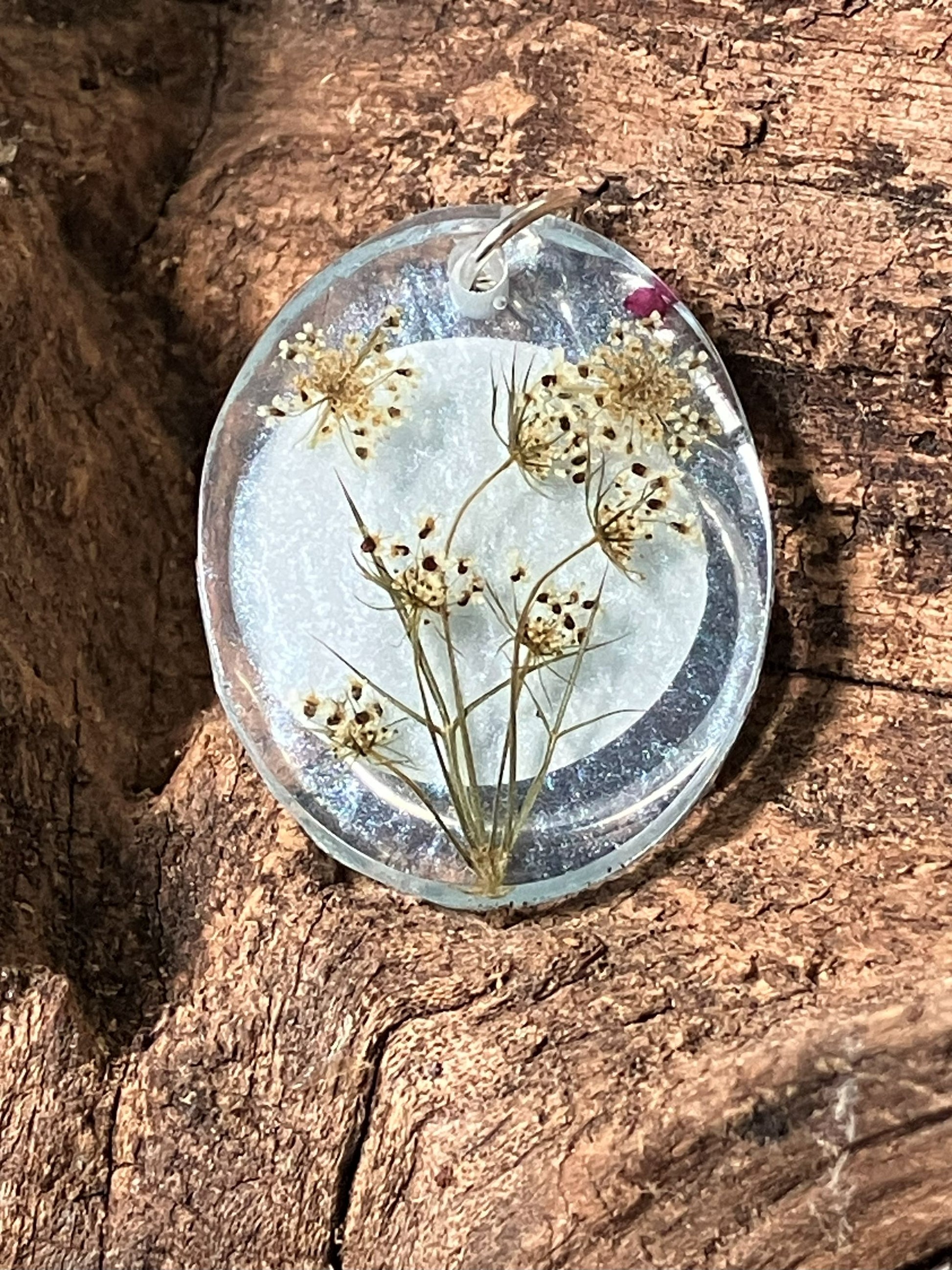 White resin keychain with real Queen Anne’s lace, handcrafted by R & D Floral.